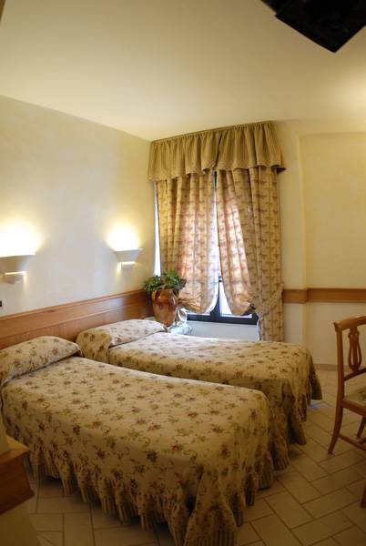 Hotel Pace San Giovanni Rotondo Phòng bức ảnh